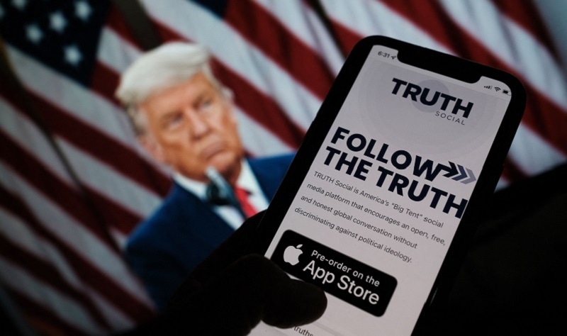 Truth شبکه اجتماعی دونالد ترامپ هک شد