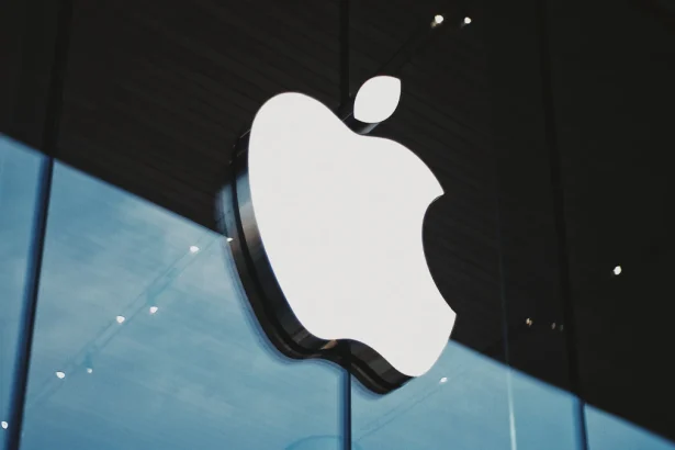 وزارت دادگستری ایالات‌متحده آمریکا اپل را به دلیل انحصارگرایی را متهم کرد